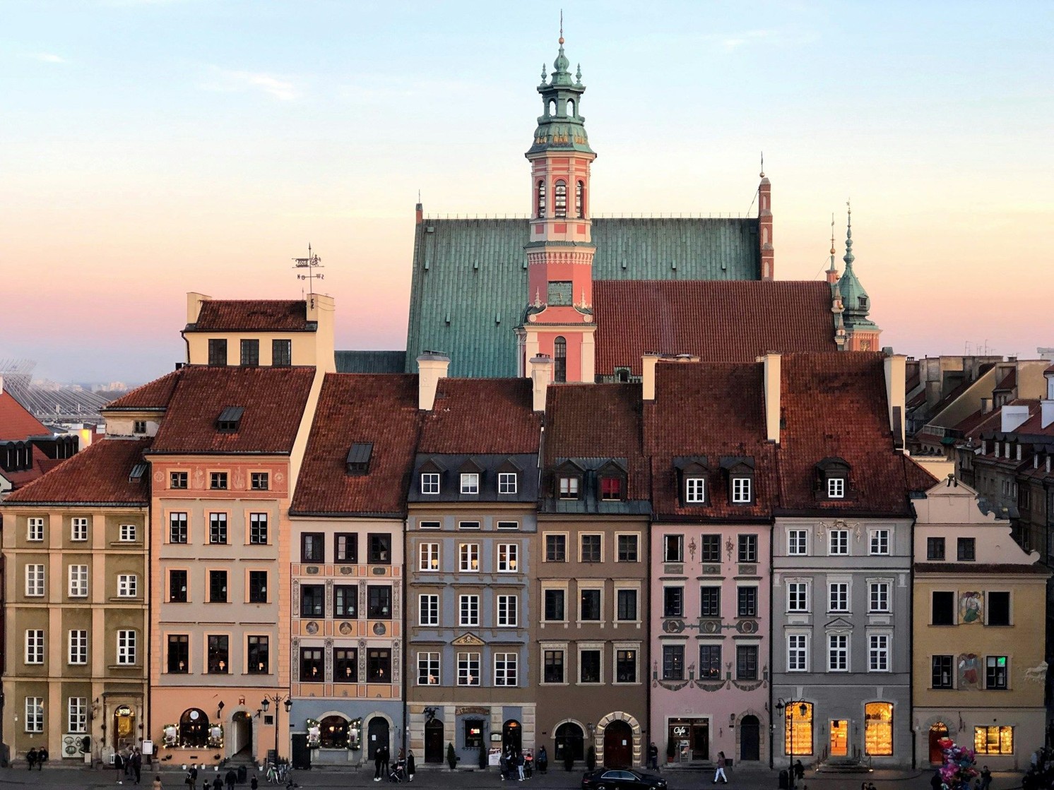Koncepcja odnowy miejskiego otoczenia Projektowana przestrzeń publiczna Torunia z zielenią i miejscami odpoczynku