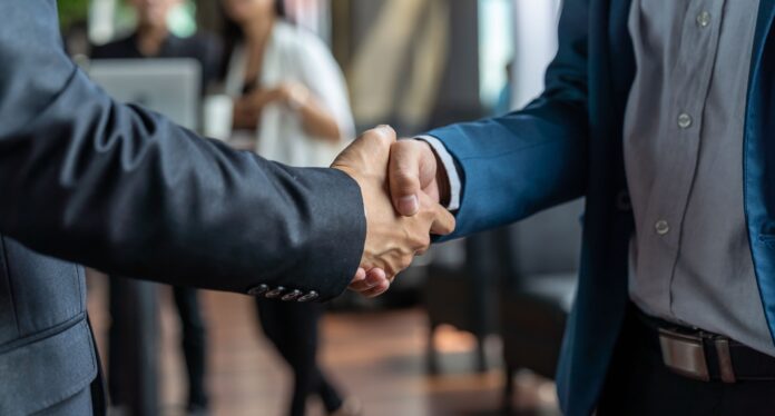 Ocena młodej spółki przed rundą Założyciele polskiego startupu analizują dokumenty w czasie finansowania zalążkowego